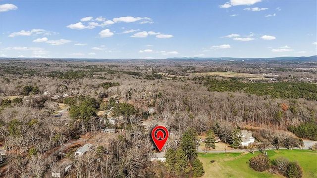 49 Apache SW Trail, Cartersville, GA 30120