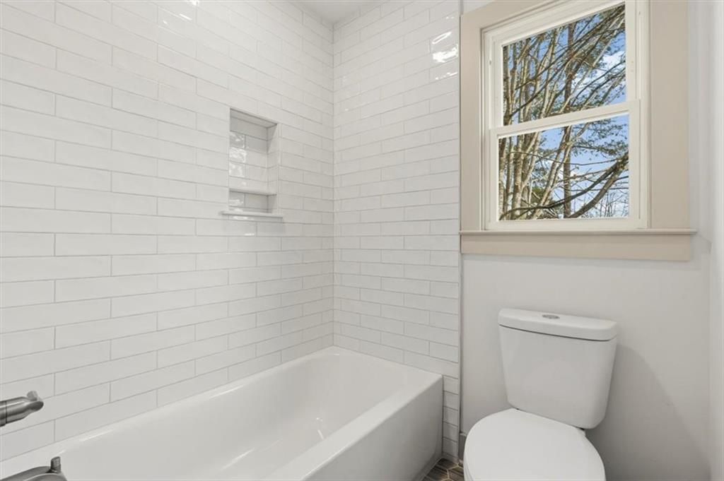 Image 24 of property listing at 49 Apache Trail SW, Cartersville, GA 30120