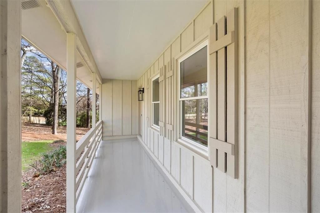 Image 6 of property listing at 49 Apache Trail SW, Cartersville, GA 30120