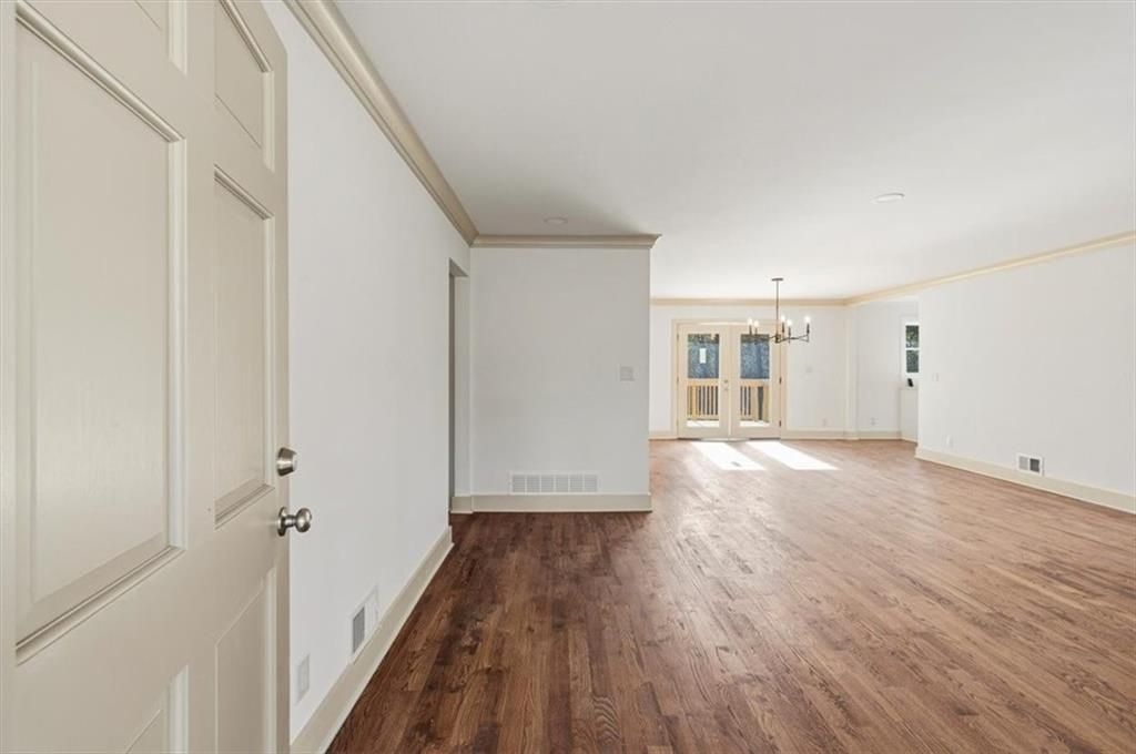 Image 7 of property listing at 49 Apache Trail SW, Cartersville, GA 30120