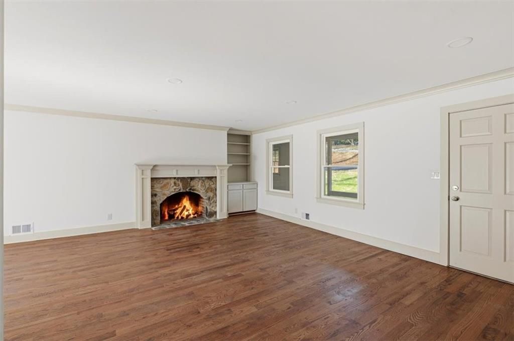 Image 9 of property listing at 49 Apache Trail SW, Cartersville, GA 30120