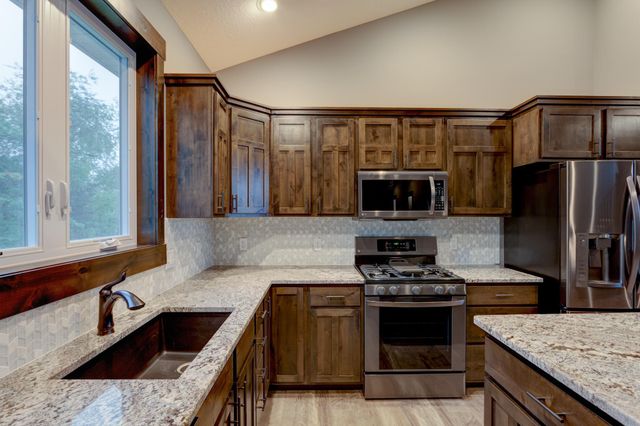 1631 72nd Avenue, Hammond, WI 54015