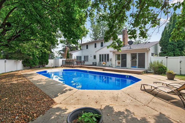 4532 Normandale Highlands Drive, Bloomington, MN 55437