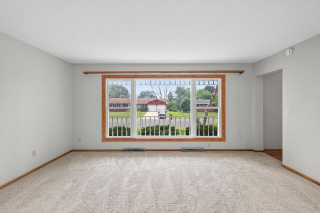 4532 Normandale Highlands Drive, Bloomington, MN 55437