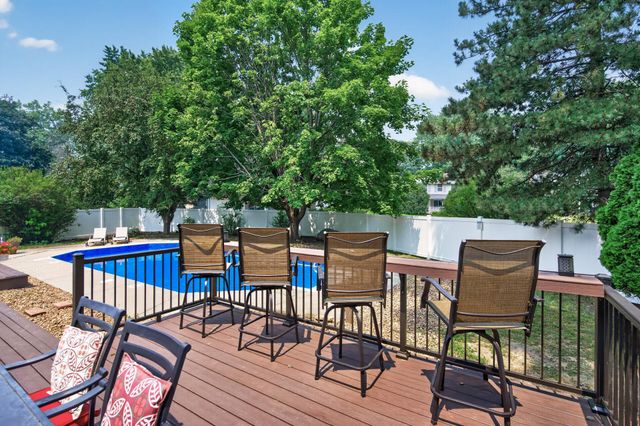 4532 Normandale Highlands Drive, Bloomington, MN 55437