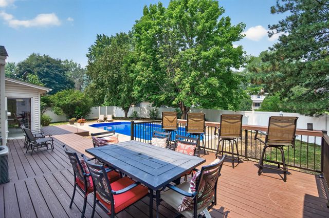 4532 Normandale Highlands Drive, Bloomington, MN 55437