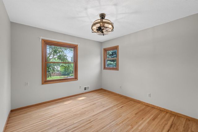 4532 Normandale Highlands Drive, Bloomington, MN 55437