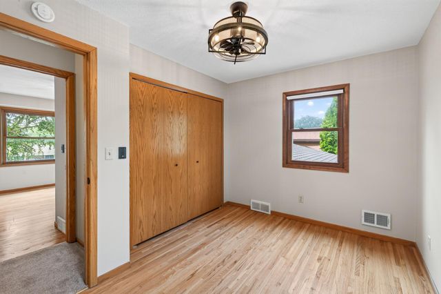 4532 Normandale Highlands Drive, Bloomington, MN 55437
