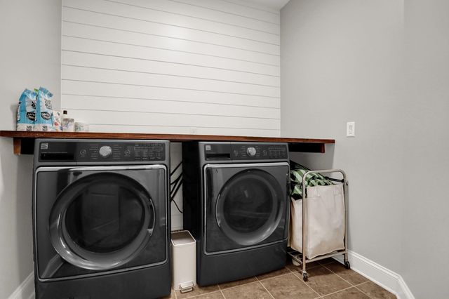 6902 BISHOPS KNOLL CV, Bartlett, TN 38135