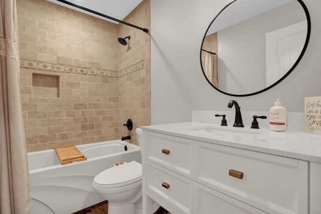 6902 BISHOPS KNOLL CV, Bartlett, TN 38135