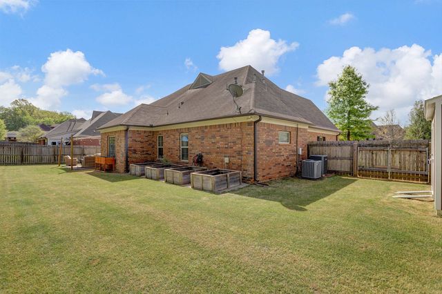 6902 BISHOPS KNOLL CV, Bartlett, TN 38135