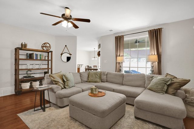 6902 BISHOPS KNOLL CV, Bartlett, TN 38135