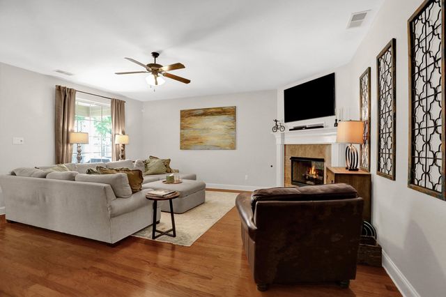 6902 BISHOPS KNOLL CV, Bartlett, TN 38135