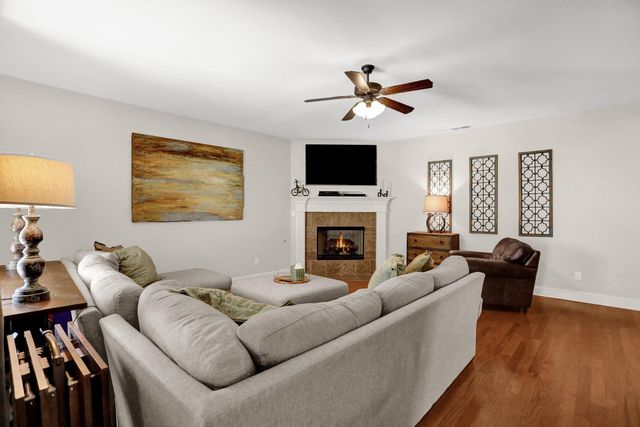 6902 BISHOPS KNOLL CV, Bartlett, TN 38135