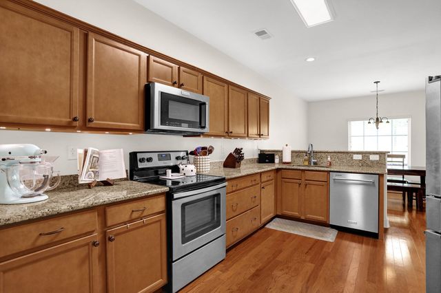 6902 BISHOPS KNOLL CV, Bartlett, TN 38135