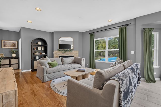 8024 Connor Drive, Long Grove, IL 60047
