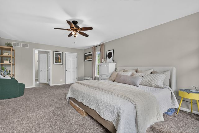 8024 Connor Drive, Long Grove, IL 60047