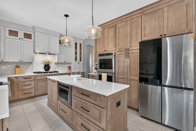 8024 Connor Drive, Long Grove, IL 60047