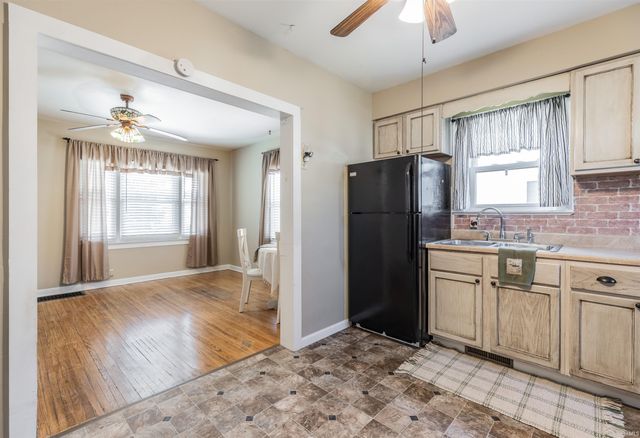 528 E Parkland Avenue, Evansville, IN 47711