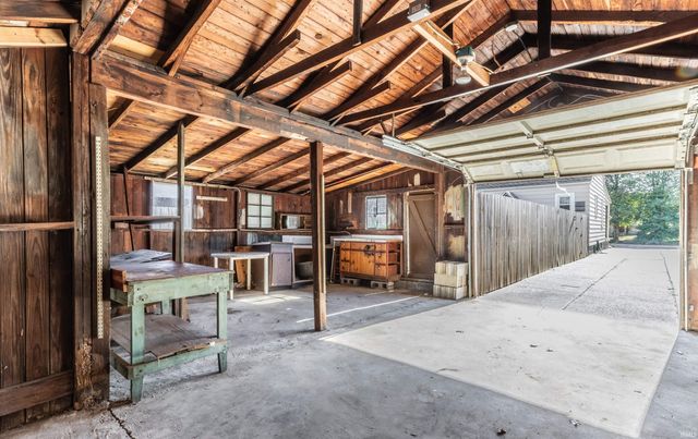 528 E Parkland Avenue, Evansville, IN 47711