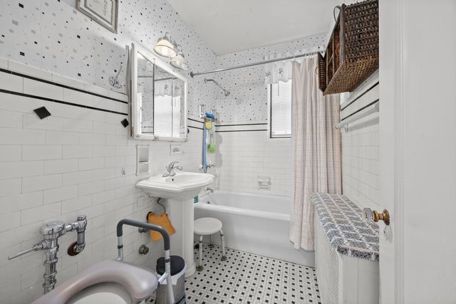 6937 S CRANDON Avenue 6E, Chicago, IL 60649