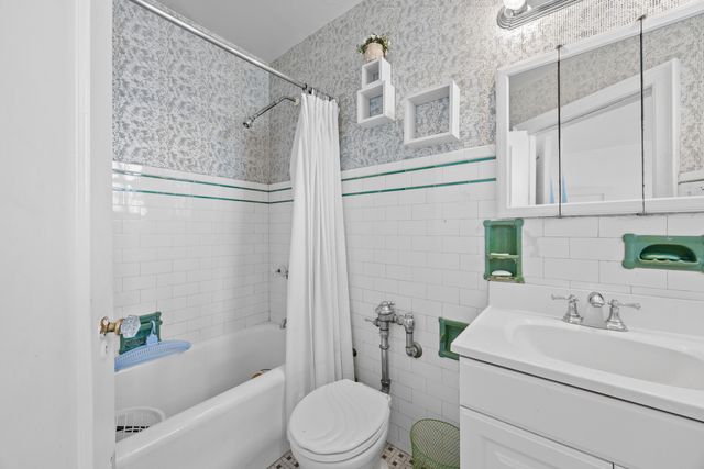 6937 S CRANDON Avenue 6E, Chicago, IL 60649