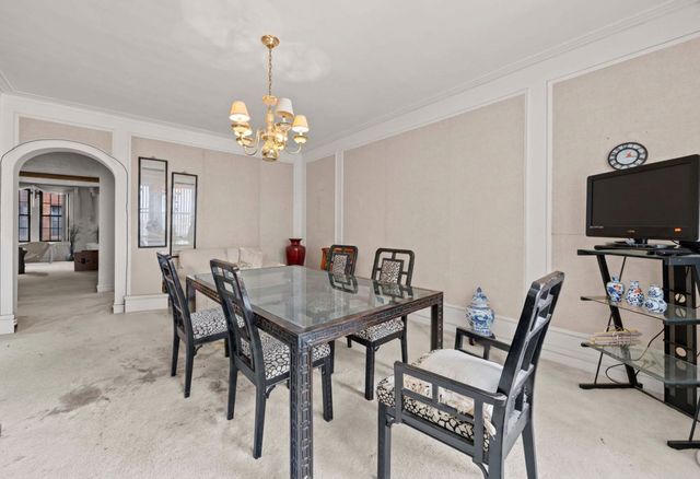 6937 S CRANDON Avenue 6E, Chicago, IL 60649