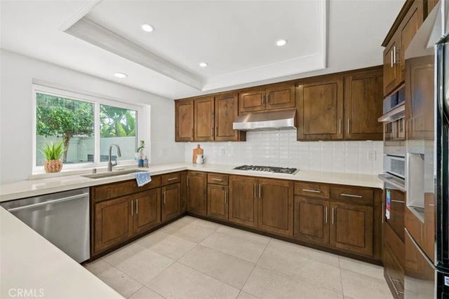 27 Almeria, Irvine, CA 92614