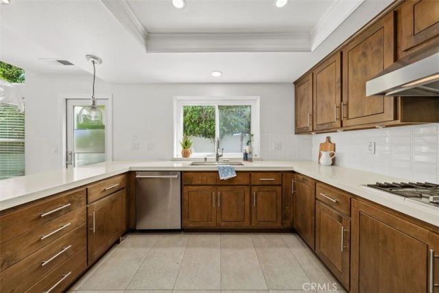 27 Almeria, Irvine, CA 92614