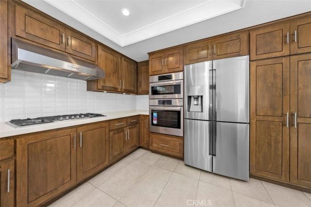 27 Almeria, Irvine, CA 92614