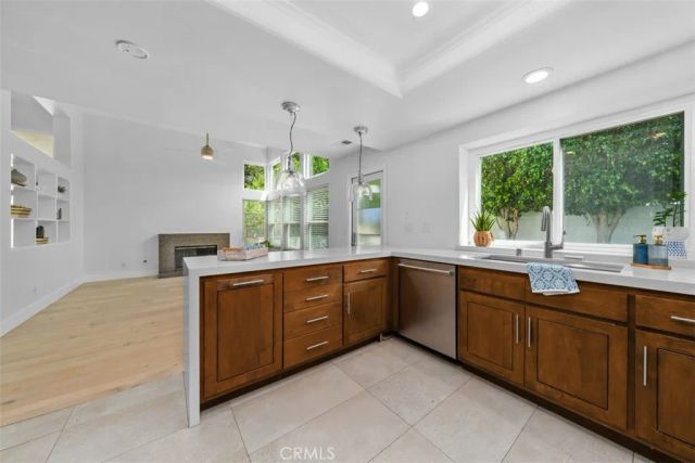 27 Almeria, Irvine, CA 92614