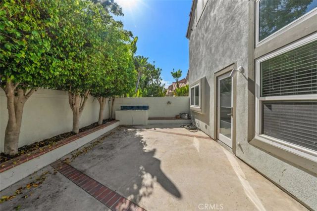 27 Almeria, Irvine, CA 92614