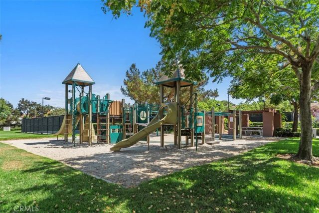 27 Almeria, Irvine, CA 92614