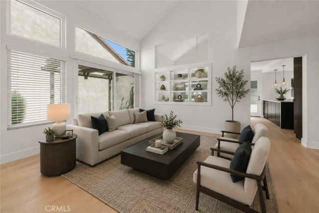 27 Almeria, Irvine, CA 92614