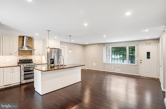 14712 BRADDOCK RD, Centreville, VA 20120