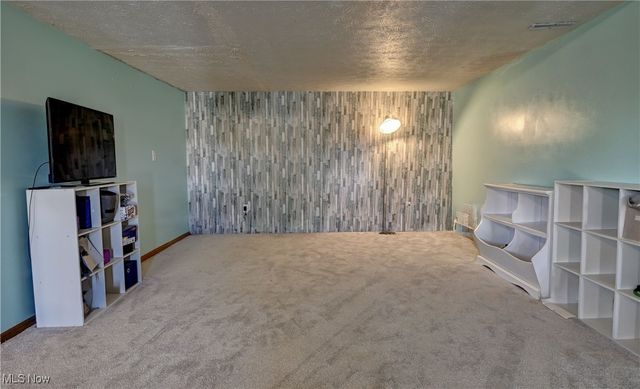 4244 Murray Road NW, Dover, OH 44622