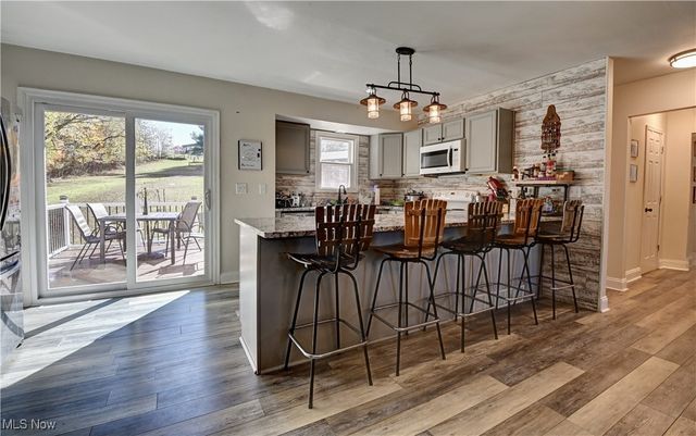 4244 Murray Road NW, Dover, OH 44622