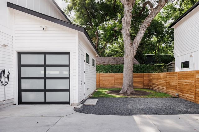 1401 Holly ST A, Austin, TX 78702