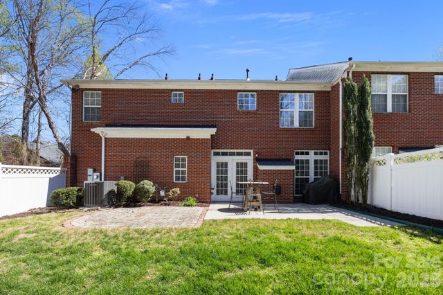 10400 Berkeley Woods Lane, Charlotte, NC 28277