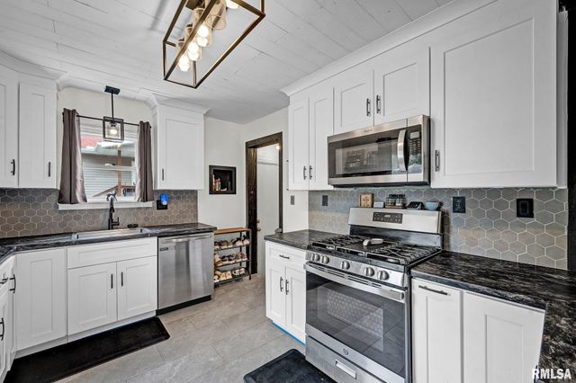 356 LAWNRIDGE Drive, Creve Coeur, IL 61610