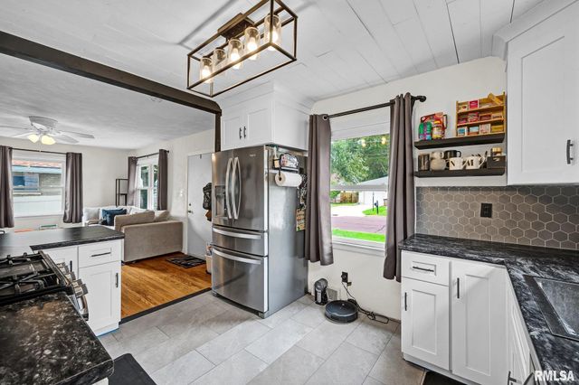 356 LAWNRIDGE Drive, Creve Coeur, IL 61610