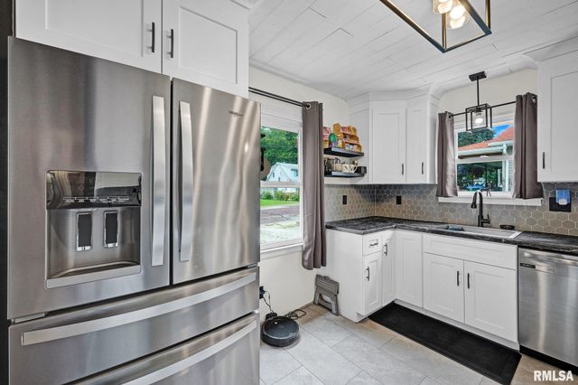 356 LAWNRIDGE Drive, Creve Coeur, IL 61610