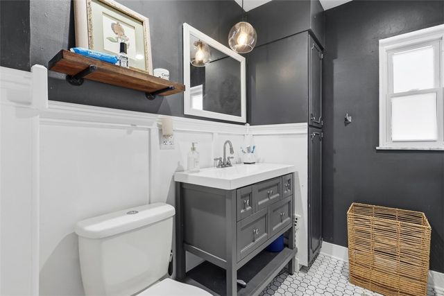 146 S Bryant Ave, Bellevue, PA 15202