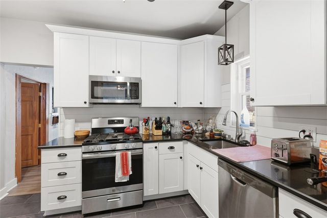 146 S Bryant Ave, Bellevue, PA 15202