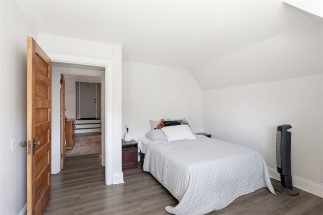 146 S Bryant Ave, Bellevue, PA 15202