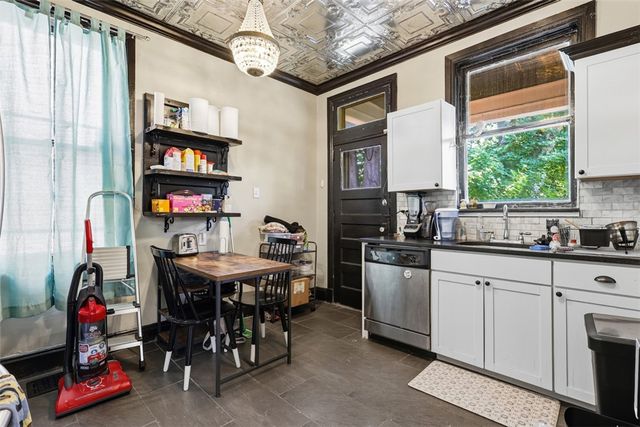 146 S Bryant Ave, Bellevue, PA 15202