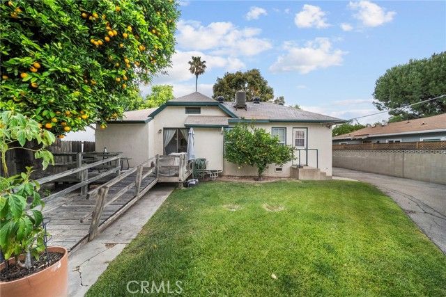 17518 Los Alimos, Granada Hills (los Angeles), CA 91344