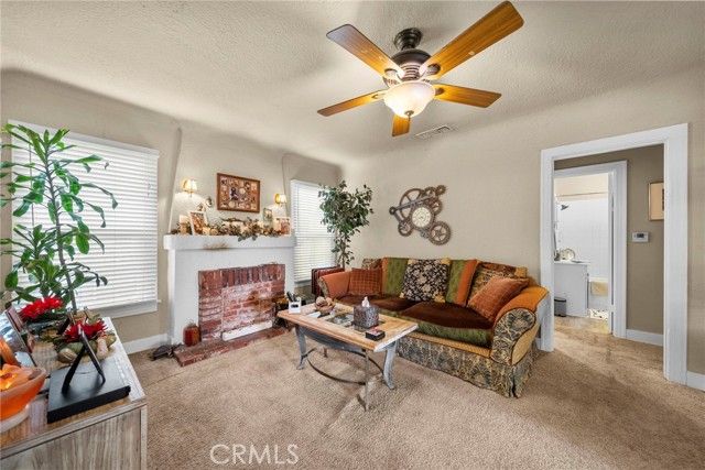 17518 Los Alimos, Granada Hills (los Angeles), CA 91344