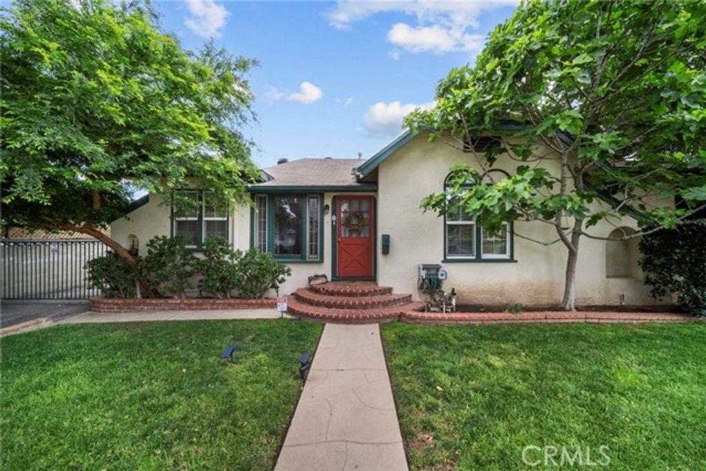 17518 Los Alimos, Granada Hills (los Angeles), CA 91344