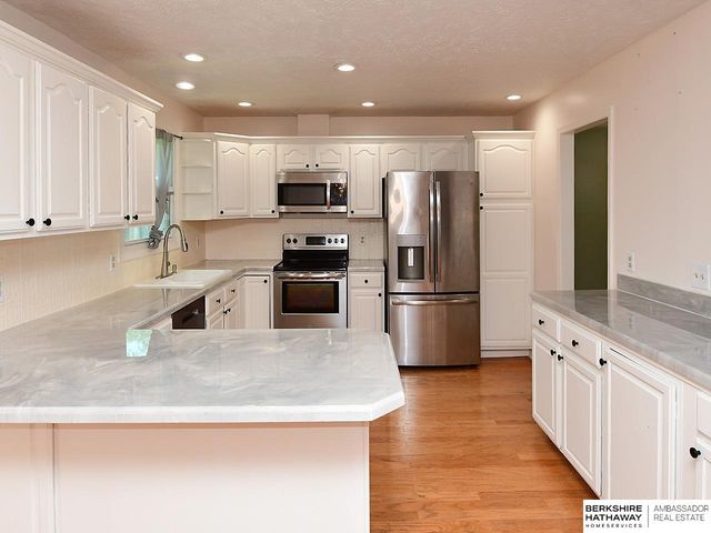 7821 Lake Street, Lincoln, NE 68506